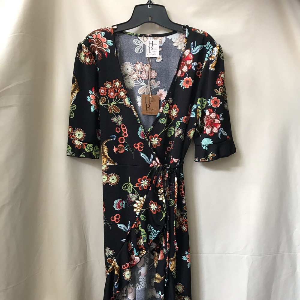 Haute Project wrap dress NWT size Large